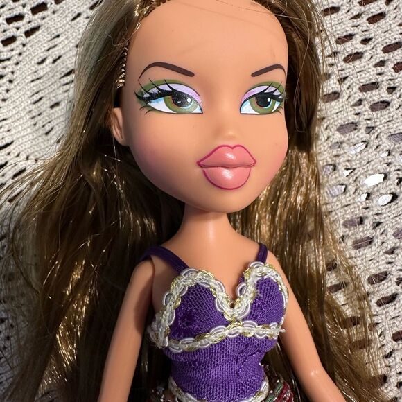 Bratz Doll “Funk Out”  Fianna 10” Doll MGA - Picture 2 of 6